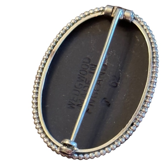 Wedgewood Scene Brooch Sterling Silver and Black Jasperware, English hallmarks - Picture 2 of 2